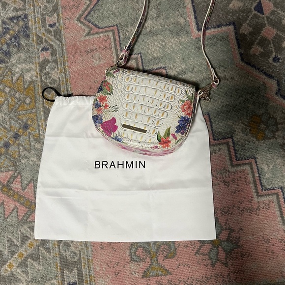 Brahmin White and Pink Crossbody Bag with Textured Design gently used - Picture 4 of 4
